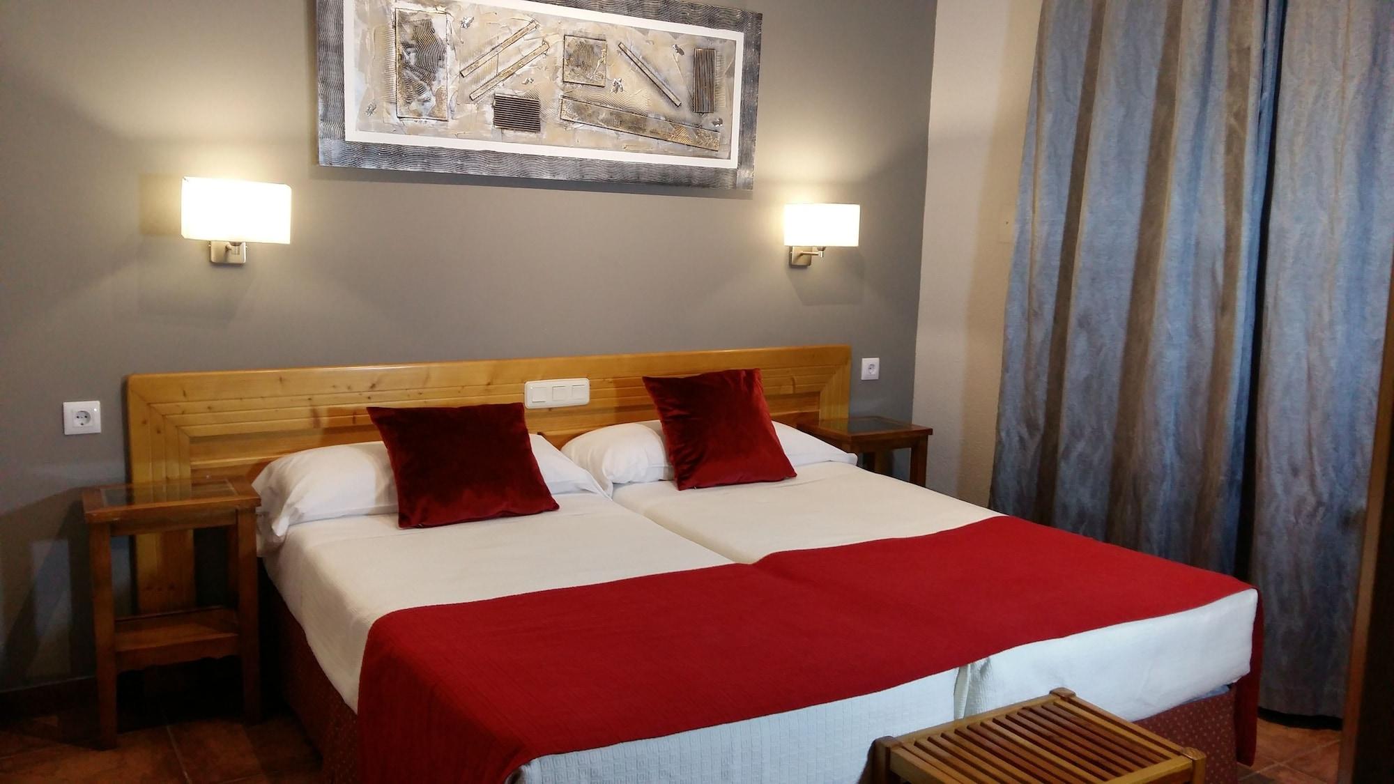 Hotel Real De 3*