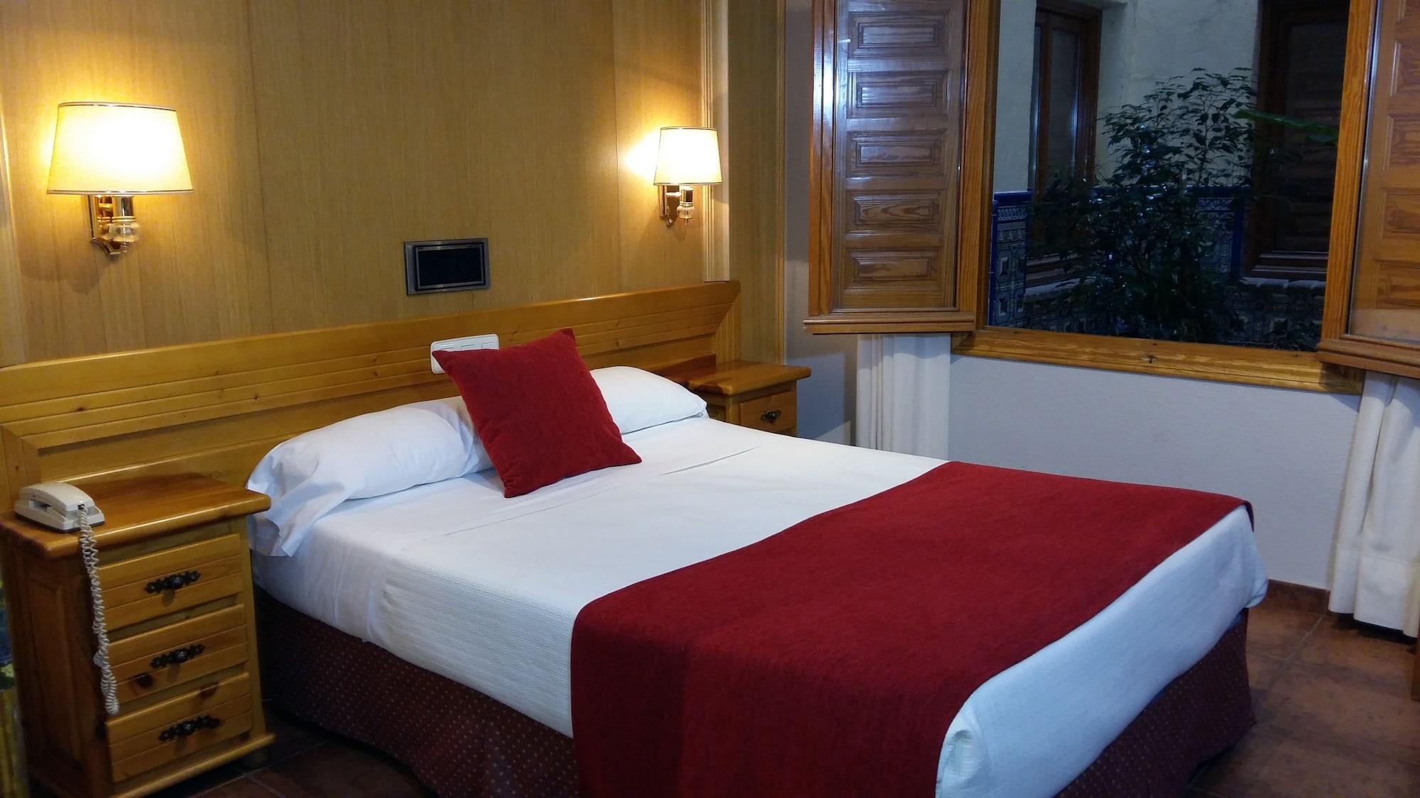 Hotel Real De 3*