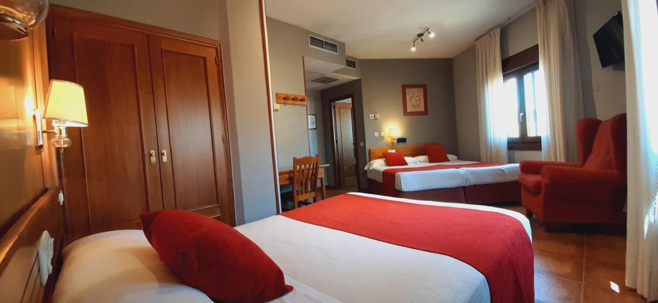 Hotel Real De 3*